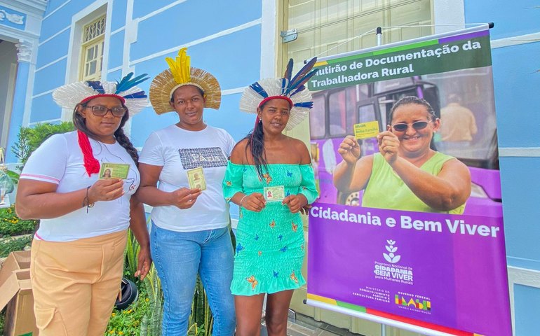 Mutirão de documentação leva cidadania para 560 agricultores familiares de Penedo