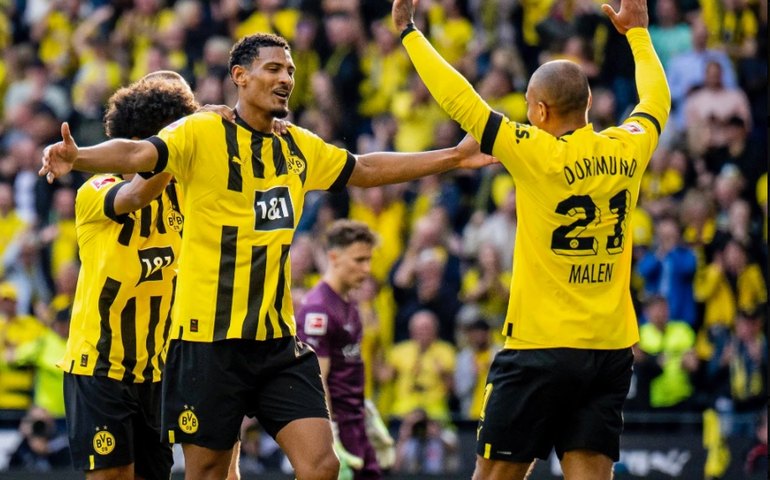 Borussia Dortmund goleia e mantém caça ao líder Bayern no Campeonato Alemão