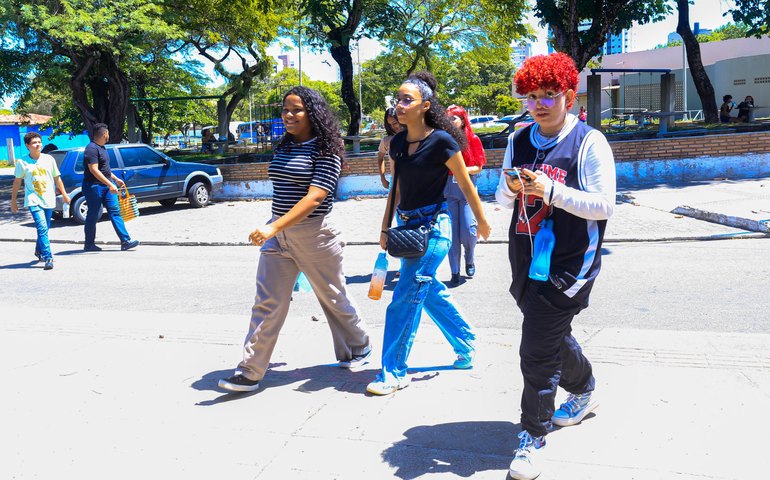 Daqui pra o Mundo: estudantes da rede estadual fazem prova de proficiência