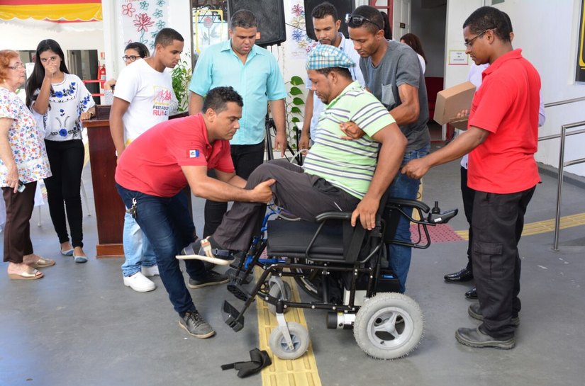 Associação Pestalozzi de Maceió realiza entrega 90 cadeiras de rodas
