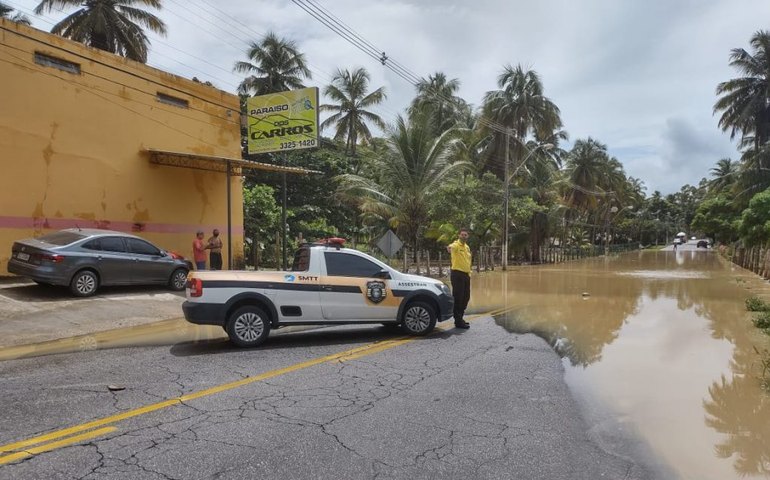 SMTT orienta vias alternativas à Avenida Pierre Chalita