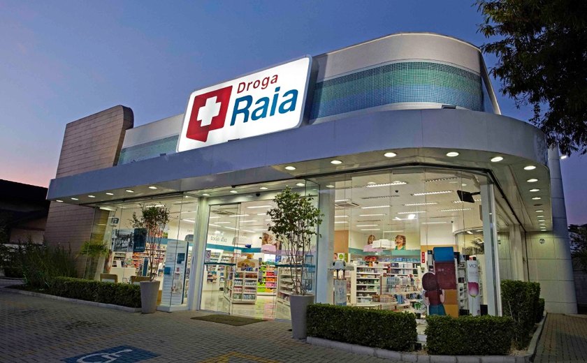 Publicitário firma acordo com drogaria em R$ 40 mil após caso de homofobia