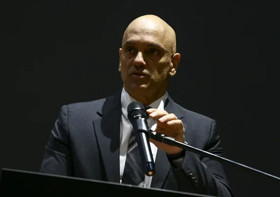 AGU pede ao STF apuração de posts com divulgação de decisões de Moraes