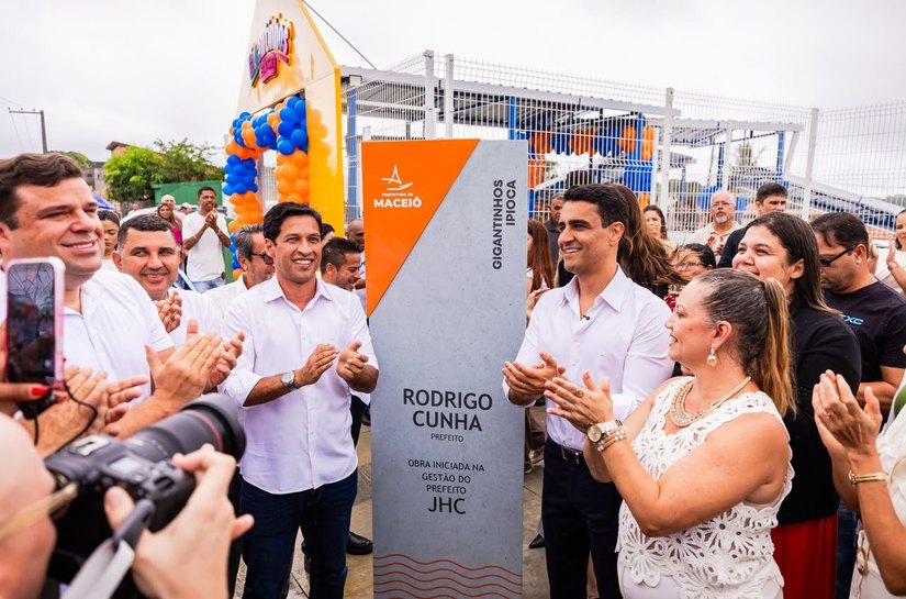 Prefeito Rodrigo Cunha entrega Gigantinhos Bilíngue de Ipioca e reforça compromisso com a educação infantil