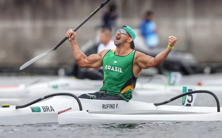 Brasil tem dobradinha na canoagem e ouro no halterofilismo no último dia da Paralimpíada