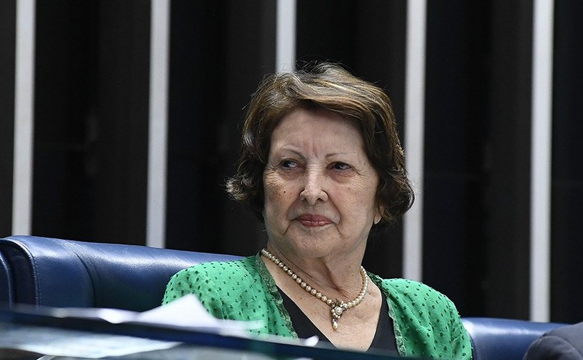 Morre a ex-senadora Maria do Carmo Alves, a mulher com mais mandatos na Casa