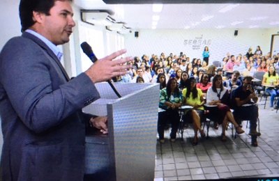 Prefeito de Capela expõe experiência exitosa em seminário de Alimentação Escolar	