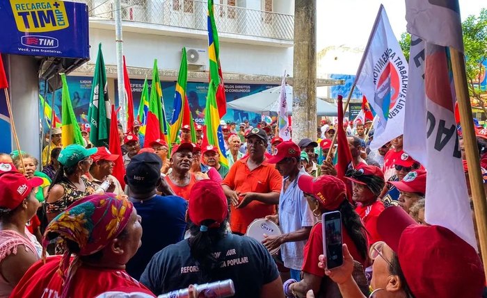 Trabalhadores rurais ocupam sede do Incra em Maceió Trabalhadores rurais ocupam sede do Incra em Maceió