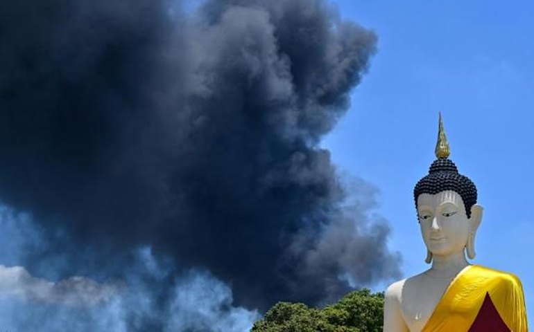 Explosão em fábrica de plástico deixa ao menos um morto e 27 feridos na Tailândia