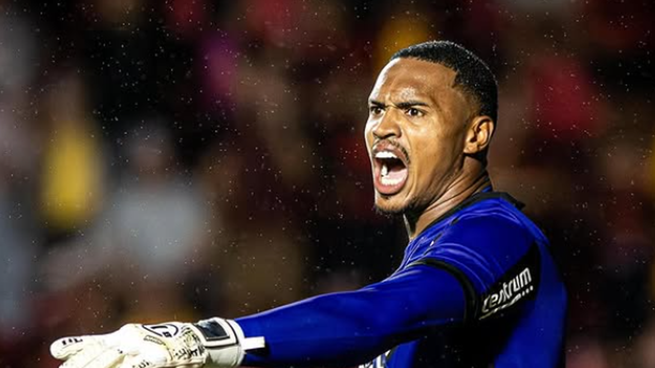 Goleiro John é chamado para a seleção brasileira e substitui Hugo Souza