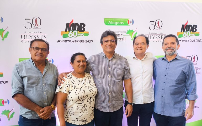 Unicafes-AL prestigia Senador Renan Calheiros durante encontro estadual do MDB