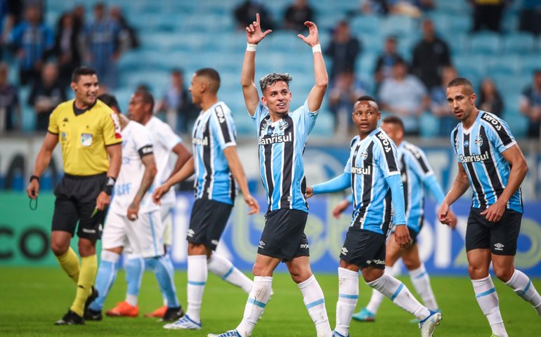 Grêmio empata com Brusque fora de casa e chega a 13 jogos sem derrota na Série B