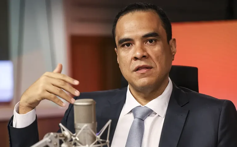 Guia em mandarim destaca oportunidades de investimento no turismo brasileiro