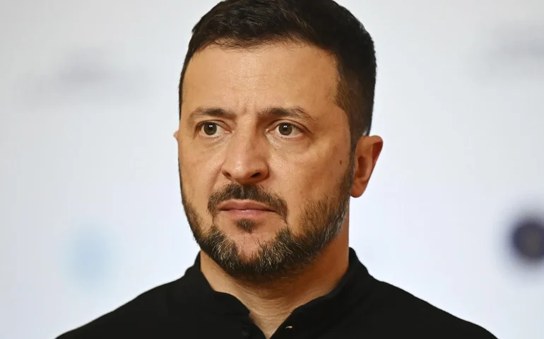 Analista afirma que Zelensky ignora situação crítica das tropas ucranianas