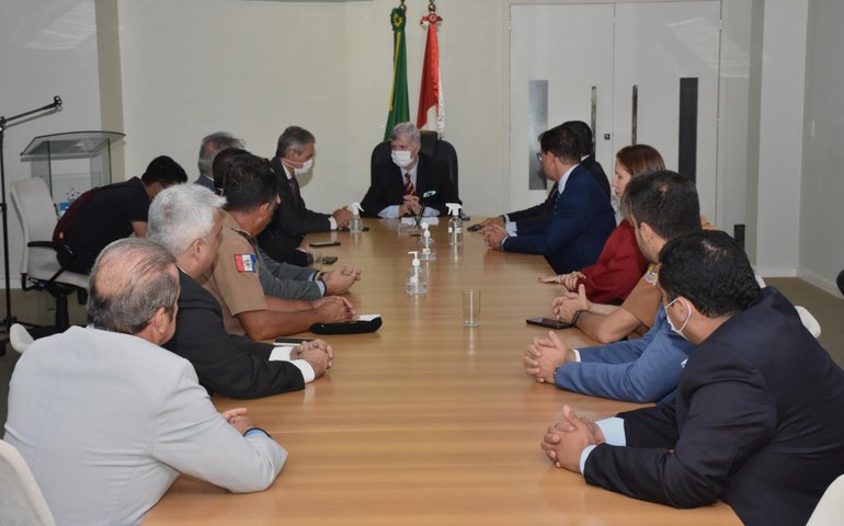 Membros do Conseg se reúnem com o Kléver Loureiro e se colocam à disposição do governo de Alagoas