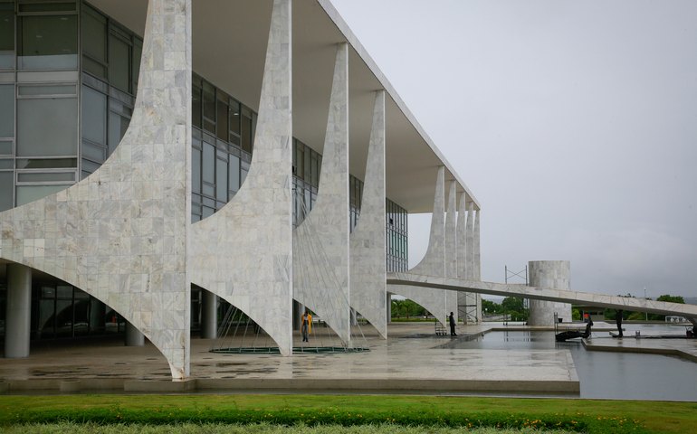 Chefe de gabinete da secretaria-executiva do GSI pede demissão