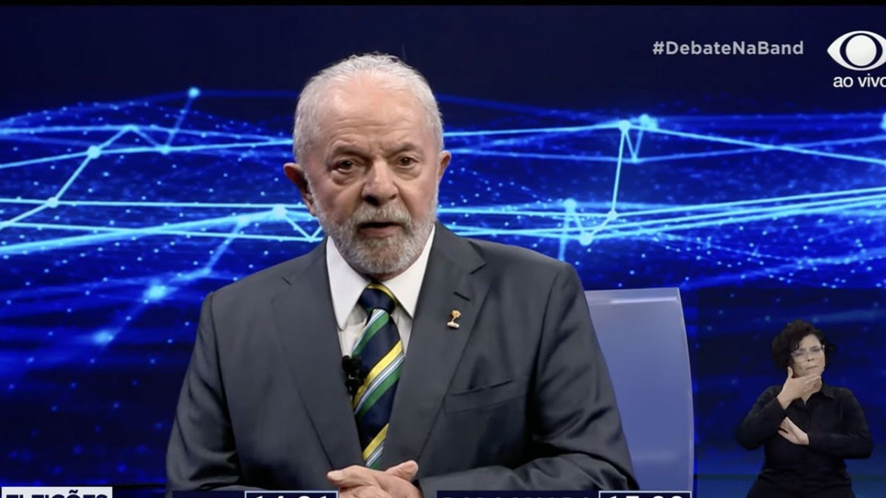 Povo da favela é extraordinário e trabalhador, diz Lula no debate