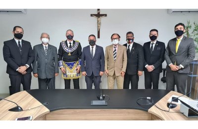 Maçons entregam ao procurador-geral de Justiça nota pública pela autonomia da instituição e contra a PEC5