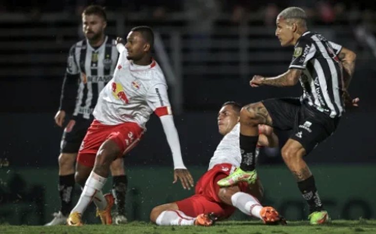 Lesão de Fernández pode abrir caminho para 1° jogo de Luan como titular no Santos