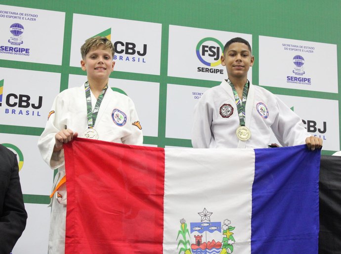 Atletas do projeto Na Base do Esporte brilham com cinco medalhas no Brasileiro de Judô