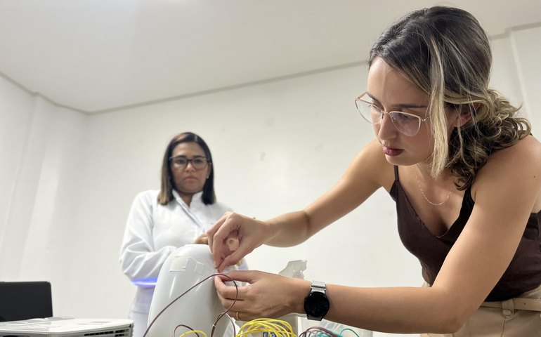 Enfermeiros são treinados para realizar exame em pacientes suspeitos de morte encefálica