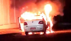 carro incendiado