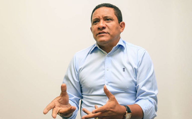 Prefeito paga jornaleco para atacar, mais uma vez, jornalistas profissionais