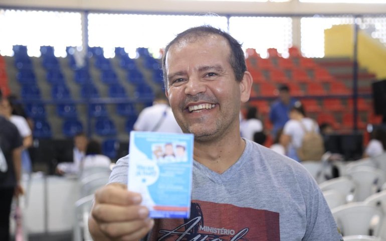 Mais de 500 pessoas são beneficiadas com atendimento do Cartão Escola 10 e Vem que dá Tempo em Arapiraca