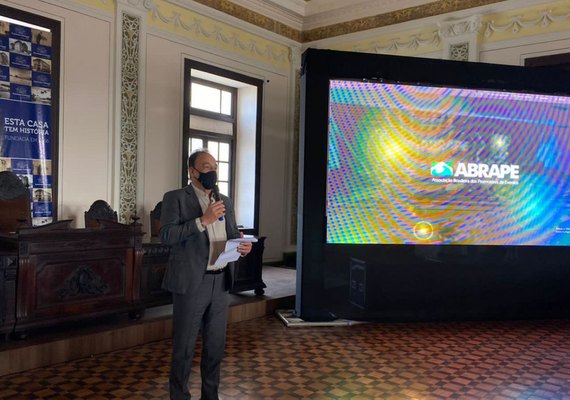 Em encontro com representantes do setor, Deputado Galba Novaes volta a defender eventos-testes em AL