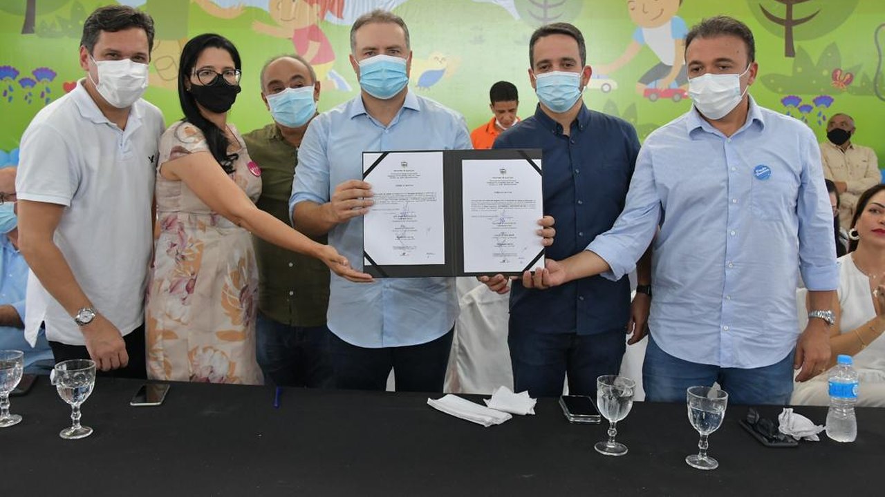 Major vive dia intenso com assinatura de ordens de serviço pelo governo do Estado