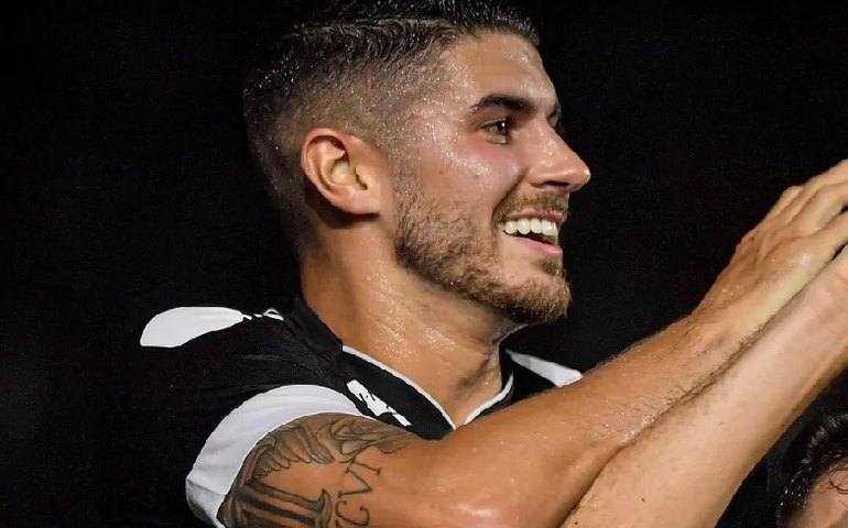 Pedro Raul marca dois e Vasco derrota Boavista antes de clássico com o Flamengo