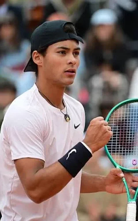 É campeão! Guto Miguel se torna primeiro brasileiro a vencer final juvenil de Roland Garros