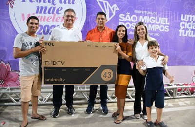 Festa da Mãe Miguelense premiou mães e reuniu milhares de pessoas