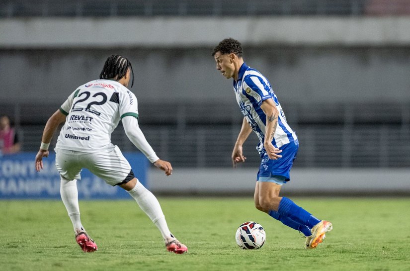 Em jogo de viradas, CSA vence o Maringá por 3 a 2 e volta ao G-8