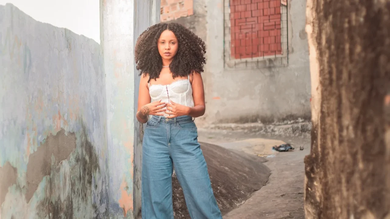 Blenda Santos apresenta performance poética no Sesc Poço