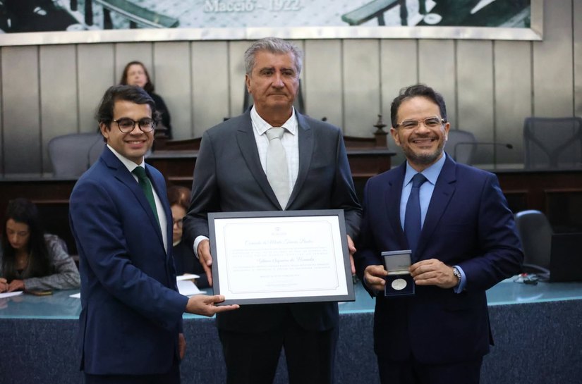 Alagoano com atuação nacional e internacional na pecuária recebe homenagem da Assembleia
