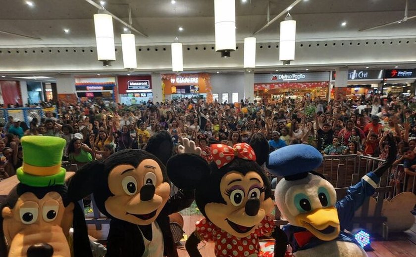 Turma do Mickey lota praça de alimentação do Arapiraca Garden Shopping no Dia das Crianças