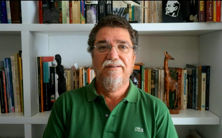 Historiador Geraldo Majella lança livro sobre o voleibol alagoano