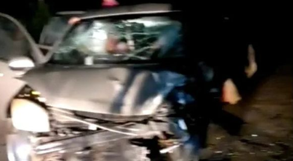 Colisão envolvendo três carros deixa motorista ferido e outro preso às ferragens em Malhador