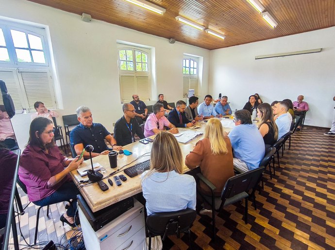 Secretários se reúnem para debater gestão, potencialidades e uso do Canal do Sertão
