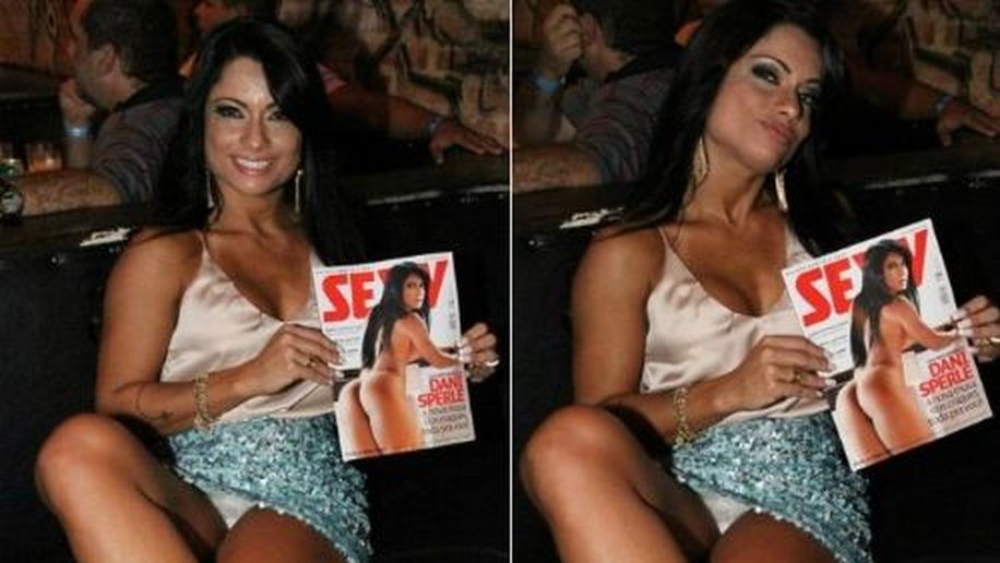Dani Sperle é traída por saia muito curta