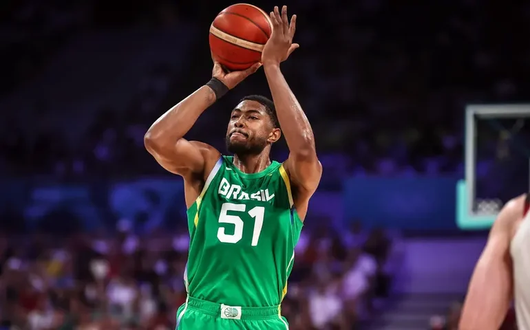 Brasil luta com suas armas, mas não resiste aos Estados Unidos no basquete: 122 a 87