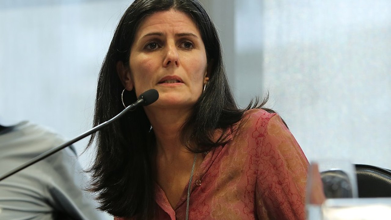 Zeina Latif: pandemia concentrou mercado e aumentou formalização do trabalho