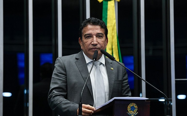 Magno Malta critica julgamento do STF sobre porte de drogas