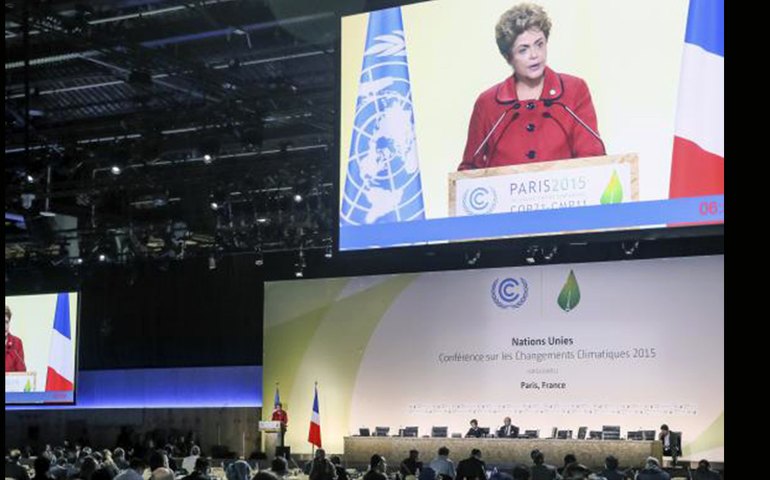 Dilma diz que Brasil está punindo severamente culpados por tragédia em Mariana