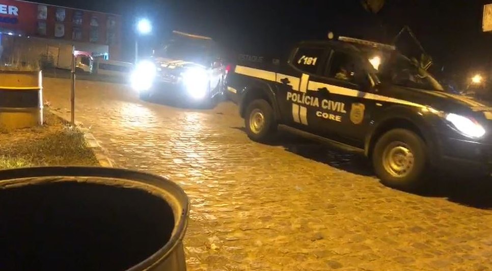 Duas pessoas suspeitas de integrar contra grupo criminoso liderado por presidiário são presos em Sergipe