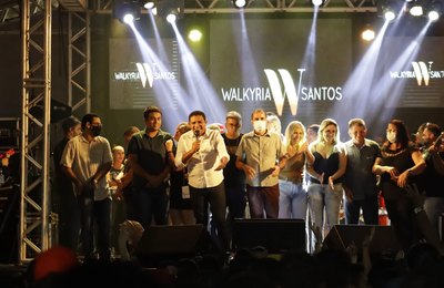 Walkyria Santos encerra programação festiva de Canafístula