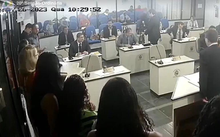 Câmara Municipal aprova projetos de lei para reestruturação de cargos visando concurso público