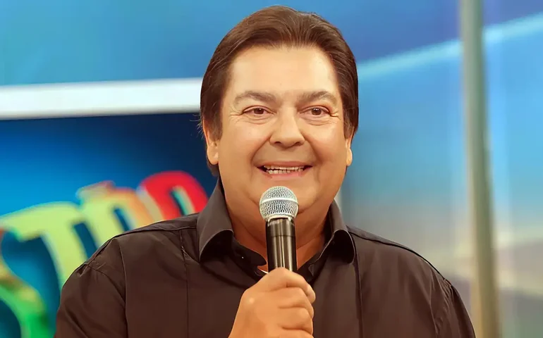 Faustão revela que fraturou a costela após passar por transplante