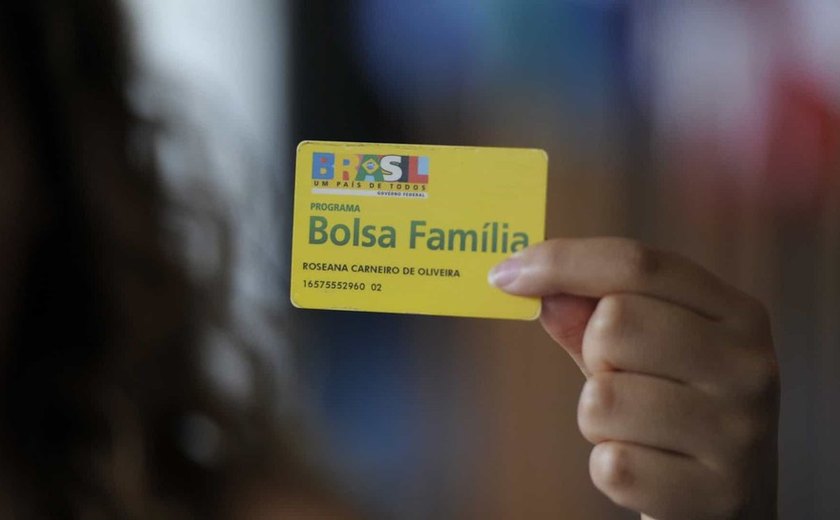 Alagoas tem mais beneficiários do Bolsa Família do que empregados com carteira assinada